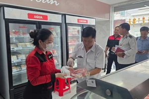Loạt cửa hàng C.P. ở Sóc Trăng dùng giấy chứng nhận an toàn thực phẩm hết hạn