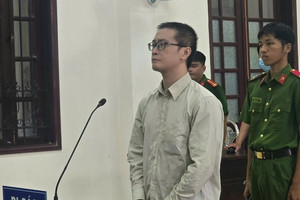 Tuyên phạt Trần Minh Hoàng 3 năm 6 tháng tù vì đánh bạn gái cũ