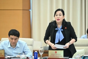 ‘Táo mua ở cửa hàng rất đắt tiền nhưng để ở ngoài mấy tháng không hỏng, ruồi không dám bâu’