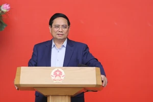 Thủ tướng: Tiết kiệm chi thường xuyên để dành nguồn lực cho dự án lớn