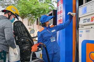 Giá xăng ngày mai lại tăng tiếp?