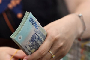 Rộ chuyện chủ shop chỉ nhận tiền mặt, chuyển tiền mập mờ, ngành thuế ra 'tối hậu thư'