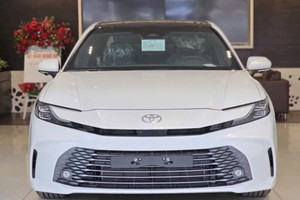Toyota Camry ‘chơi lớn’ giảm giá gần 100 triệu đồng tại đại lý: Rẻ nhất chỉ còn 1,1 tỷ đồng nhưng người mua xe phải ‘đánh đổi’