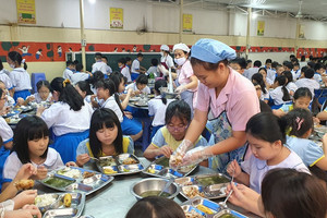 Tin mừng, 768.000 học sinh tiểu học cả công lập và tư thục tại Hà Nội sẽ được hỗ trợ bữa ăn bán trú