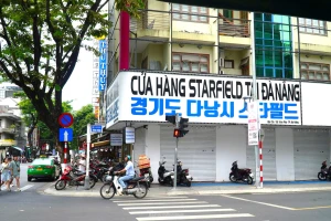 Cảnh tượng phố kinh doanh đóng cửa hàng loạt khắp các tỉnh thành