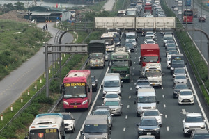 Người dân lo xe cũ tỉnh ngoài không vào được Hà Nội vì quy định khí thải