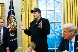 Khẩu chiến giữa ông Trump và tỷ phú Elon Musk tiếp tục tăng nhiệt