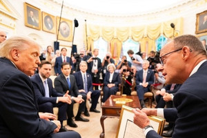 Ông Trump nói nên để Nga và Ukraine 'giao tranh thêm một thời gian'