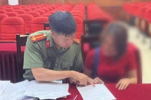 Hai phụ nữ tại Hà Nội bị phạt vì đăng thông tin sai sự thật về nhà thuốc Long Châu