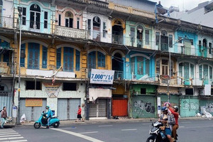 Hai năm rời chung cư cũ 50 năm tuổi, người dân TP. HCM vẫn chưa được bồi thường