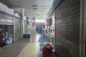 Tiểu thương đóng cửa, tạm ngừng kinh doanh: Không phải do thay đổi chính sách thuế?