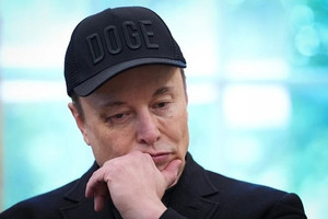 Buồn của Elon Musk: 'Đánh rơi' gần 34 tỷ USD chỉ sau 1 đêm, Tesla mất hơn 150 tỷ USD vì khẩu chiến với ông Trump