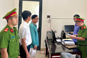 Khởi tố, bắt một Phó Chủ tịch huyện