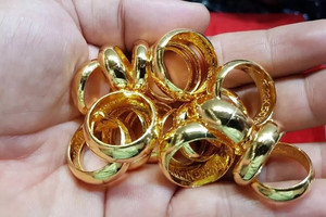Phát hiện nhiều cơ sở kinh doanh vàng có hàm lượng thấp hơn mức công bố, buộc thu hồi, xử lý