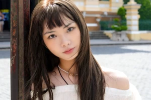 Em xinh Ánh Sáng xin lỗi Hieuthuhai