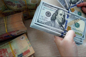 Tỷ giá ngày 9/6: USD và Nhân dân tệ cùng giảm tại ngân hàng, chợ đen tăng mạnh