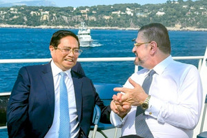 Gặp Thủ tướng tại Pháp, lãnh đạo một quốc gia bày tỏ ngưỡng mộ Việt Nam sâu sắc và đề nghị tăng cường hợp tác