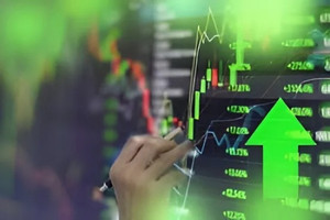 VN-Index tăng 13 điểm, cổ phiếu họ Vingroup đảo chiều