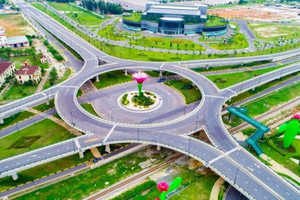 Tổ chức quốc tế đồng loạt hạ dự báo tăng trưởng: Kinh tế thế giới chậm lại, Việt Nam vẫn kiên định mục tiêu 8%