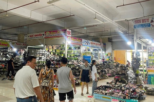 Tiểu thương chợ Vinh có động thái mới sau một tuần 'đình công'