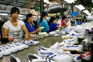 Công ty giày biểu tượng một thời liên tục thua lỗ, sa thải 20% nhân sự vẫn bị nghi ngờ khả năng hoạt động