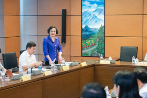Bộ trưởng Nội vụ giải đáp vướng mắc về chế độ cho lao động hợp đồng nghỉ việc