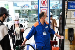 Giá xăng có thể tăng lần thứ 3 liên tiếp