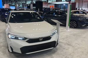 Quay đầu là bờ: Bị Trung Quốc bỏ xa trên đường đua xe điện, Honda cầu cứu xe hybrid