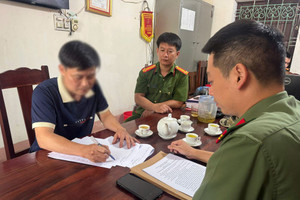Nhận cuộc gọi của 'cán bộ công an xã', vợ anh T. mất 82 triệu đồng, chồng đăng Facebook bị phạt 7,5 triệu