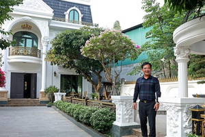 ‘Ông hoàng hài Tết’ sở hữu biệt thự bạc tỷ: Quy mô 1.000m2, kiến trúc cổ điển châu Âu