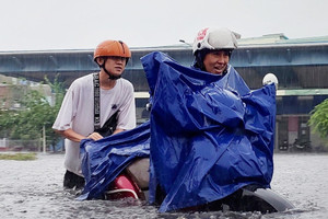 Dự báo thời tiết 12/6/2025: Bão số 1 tăng cấp, Trung Trung Bộ mưa lớn xối xả