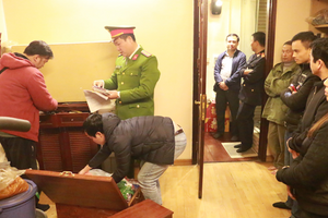 Khám xét khẩn cấp, bắt Vũ Văn Thắng