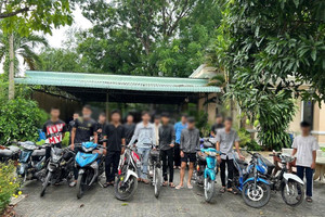 Công an khởi tố 9 thanh thiếu niên