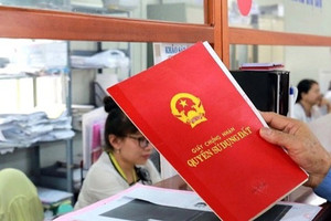Từ 1/7/2025, sổ đỏ lần đầu sẽ do UBND xã cấp