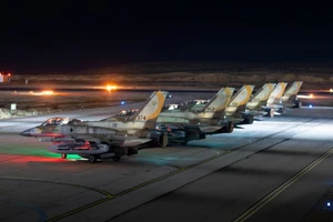 Israel huy động hơn 200 máy bay chiến đấu trong cuộc tấn công Iran