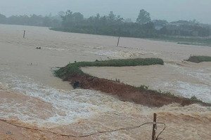 Tin nóng về bão số 1: Mưa lớn, chủ động phá một phần đê tại đập thủy lợi chứa 500.000m³ nước