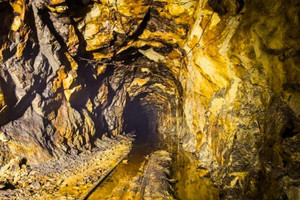 Phát hiện 'kho báu' 193 tấn trị giá 164 tỷ nằm sâu 300m dưới nền nhà dân