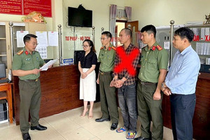 Khởi tố 2 vợ chồng bán hải sản