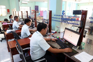 Công chức, viên chức bị cấm làm một việc với doanh nghiệp, từ trường hợp ngoại lệ