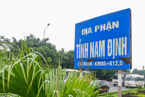 Ngắm những tấm biển địa phận tỉnh sắp thành kỷ niệm