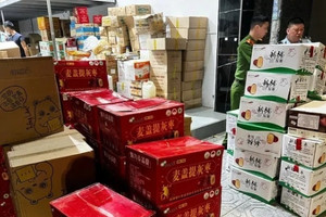Kinh doanh kiểu 'du kích' ở La Phù: Mở cửa khi có đơn, giấu hàng khi kiểm tra