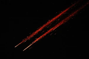 Căng thẳng chưa có dấu hiệu hạ nhiệt, Iran - Israel không ngừng 'dội mưa hỏa lực' vào đối phương