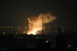 Mỏ khí đốt lớn nhất thế giới ở Iran bốc cháy sau cuộc tấn công của Israel