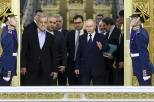 Thân với cả hai, Tổng thống Nga Putin có thể trở thành ‘người dập lửa’ giữa Israel và Iran
