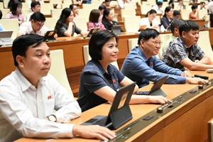 Hôm nay, Quốc hội xem xét thông qua Nghị quyết sửa đổi Hiến pháp