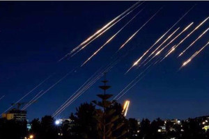 Lý do Iran thường phóng tên lửa tấn công Israel vào ban đêm