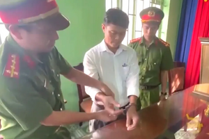 Khởi tố, bắt tạm giam một nguyên Chánh Văn phòng HĐND huyện