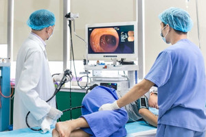 Bác sĩ bệnh viện Bạch Mai cảnh báo loại ung thư đang trở thành ‘cơn ác mộng’ tại Việt Nam vì gia tăng chóng mặt, ngày càng trẻ hóa