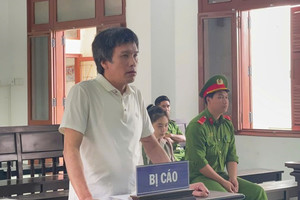 Tuyên phạt cựu cán bộ Tỉnh ủy 8 năm tù