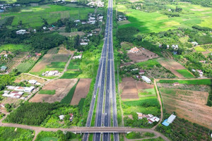 'Tiền trong nhà chưa xài được thì rất khó mời người khác đưa tiền vào'
